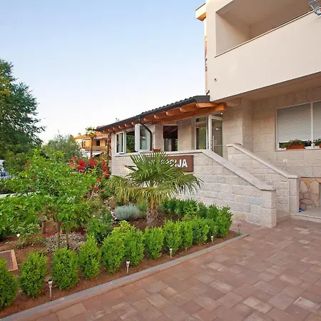 Apartman Maslina Ii