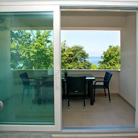 Appartamento Maslina Ii Njivice