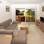Apartamento Maslina Ii