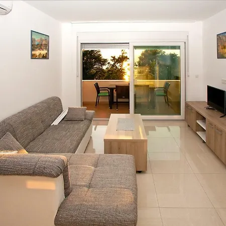 Apartment Maslina Ii