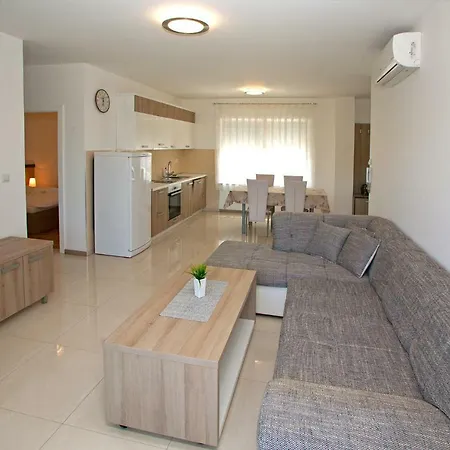 Apartment Maslina Ii *