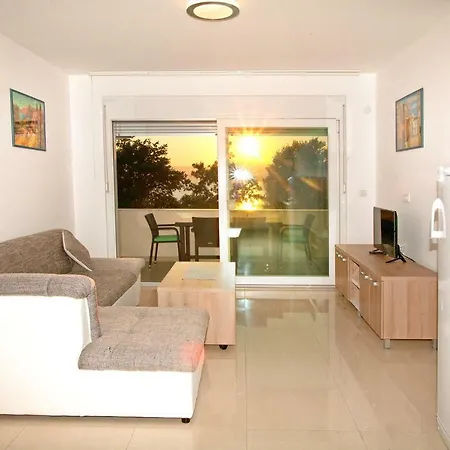 Apartment Maslina Ii *
