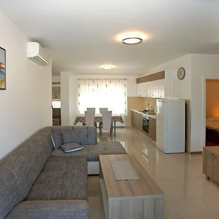 Apartment Maslina Ii *