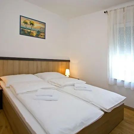 Maslina Ii Apartment Njivice